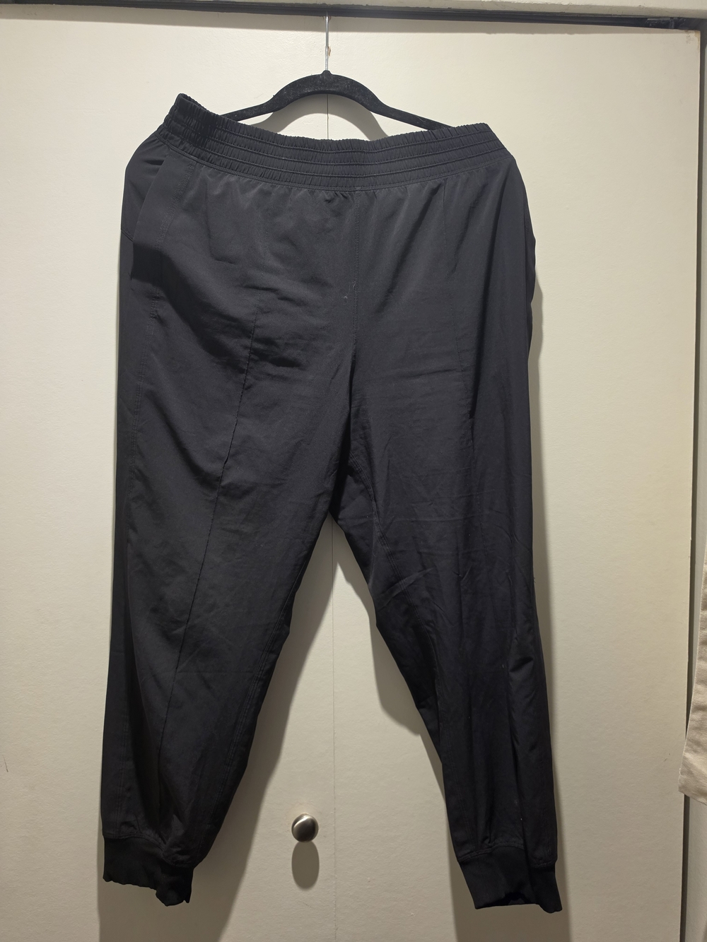 Lululemon Breezily joggers size 10